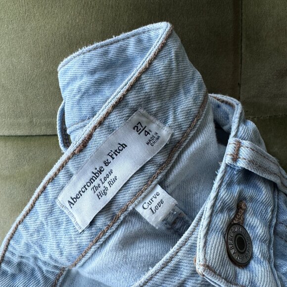 Abercrombie and Fitch The Loose High Rise Jeans Curve Love Light Wash Size 27 4R - Picture 2 of 3